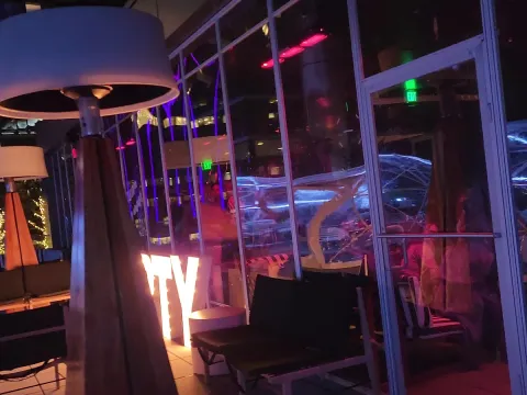 The Envoy Hotel, Autograph Collection